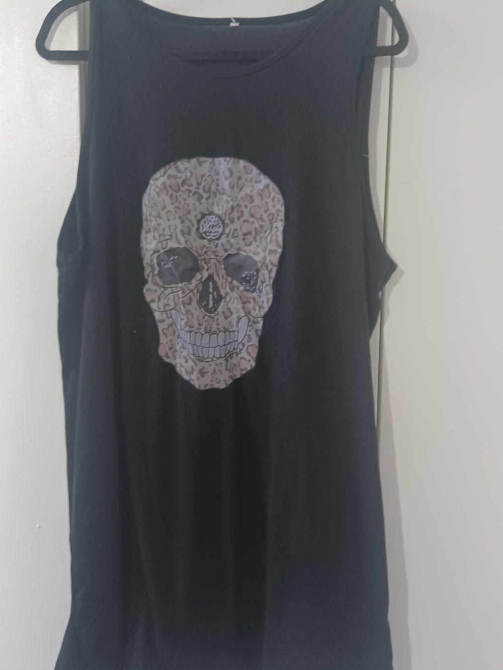 Black Women's Tank Top with Leopard Skull Graphic